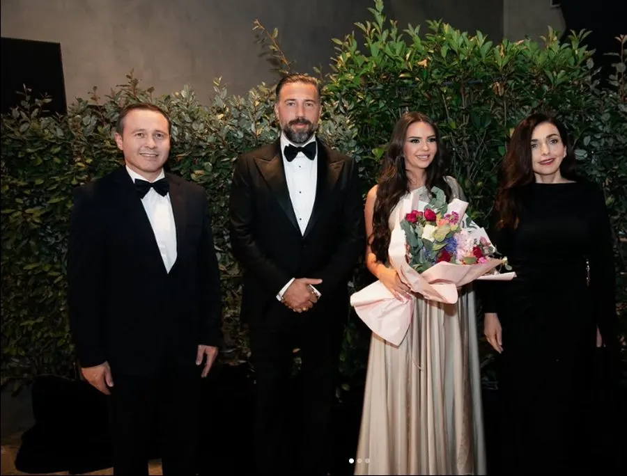 Vjosa Osmani i mahnit të gjithë me look-un e ri (Video)