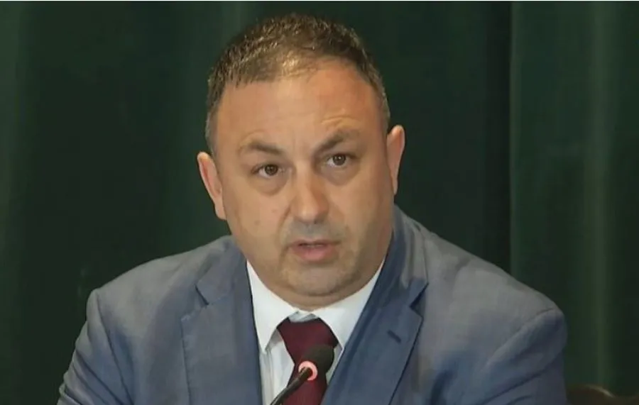 Ministri Hoxha bën bilancin e zjarrit ne vend