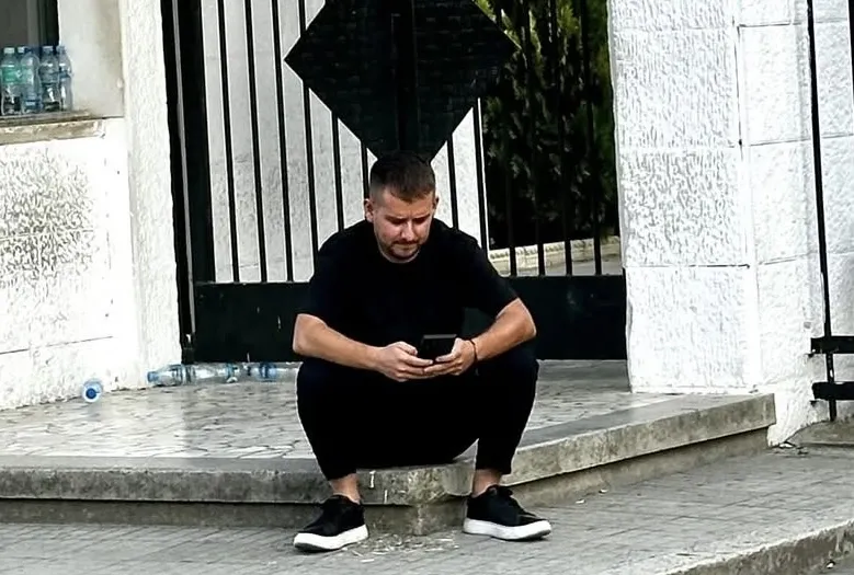Na mbyllën derën, por jo zërin, fjalën dhe misionin…