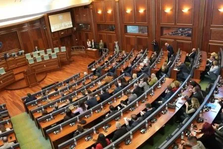 Kuvendi i Kosovës rikthehet pas 3 javësh bllokade nga Kushtetuesja