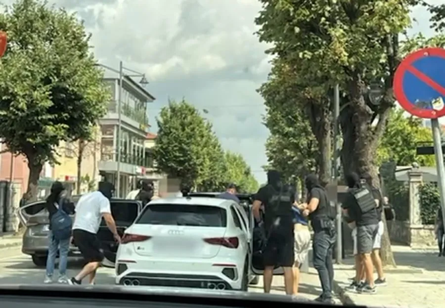 Korçë, Ramadan Zotos  policia i sekuestron 5 armë zjarri