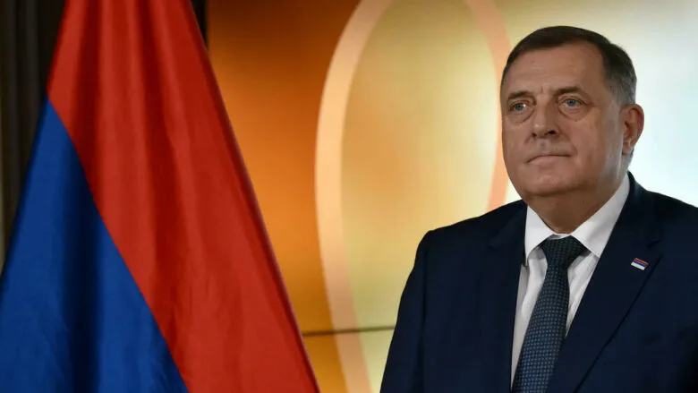 Dodik kërkon të mbajë pushtetin përmes referendumit