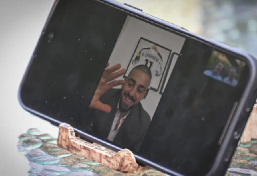 Albin Kurti videocall me  juventinin më të ri Edon Zhegrova