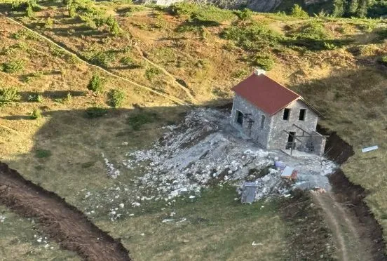 Ndërtoi pa leje, nisin hetimet për një efektiv policie