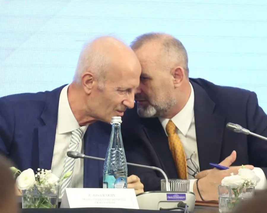 Arbeni, Ulsiu dhe liria e medias