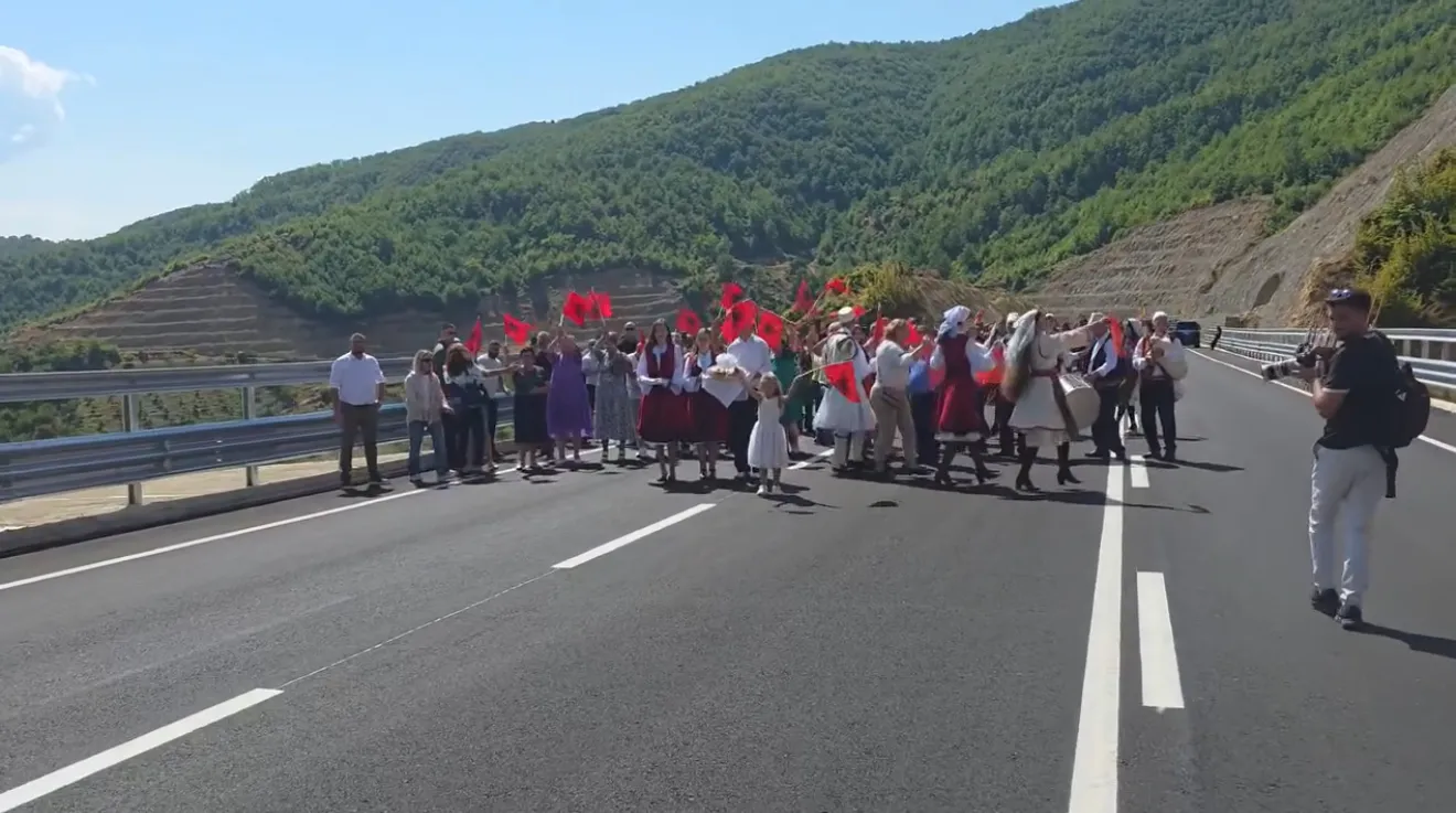 Rruga Qukës–Qafë Plloçë hapet pas 13 viteve