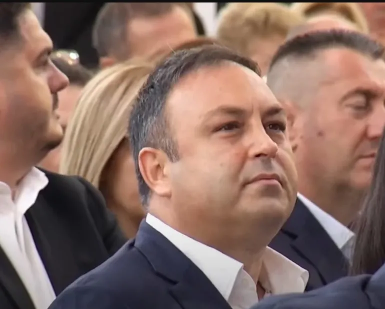 Kryeministri shkarkon Ervin Hoxhën nga posti i Ministrit të Brendshëm
