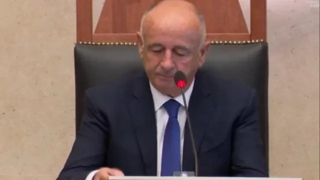 Vasil Llajo drejton seancën e parë: Duhet bashkëpunim!
