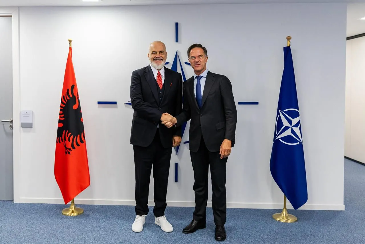 Rama takon Rutte: Ju jeni shumë i gjatë, por Shqipëria…