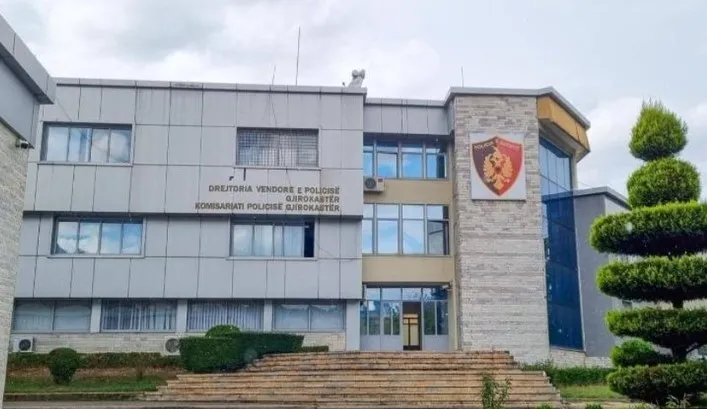 Njerku polic abuzonte me 16-vjeçaren prej vitesh në Këlcyrë