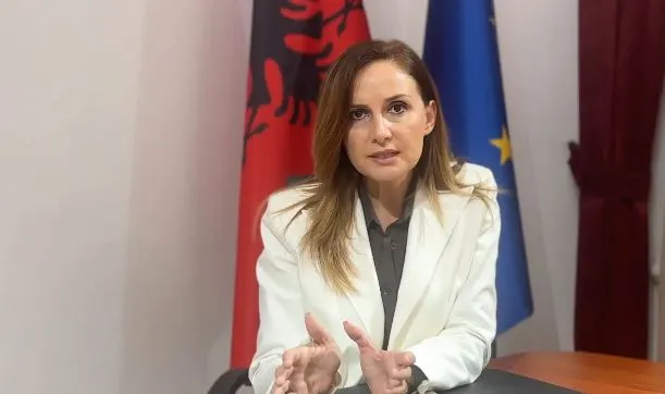 Pas 35 vitesh,Parlamenti nuk diskuton programin e qeverisë