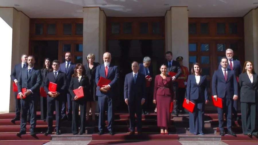 Rama dhe ministrat betohen në Presidencë
