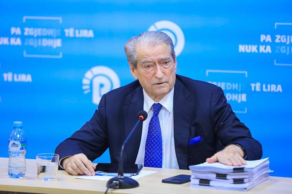 Opozita në pikë të hallit, zgjedhjet afër por emra s’ka