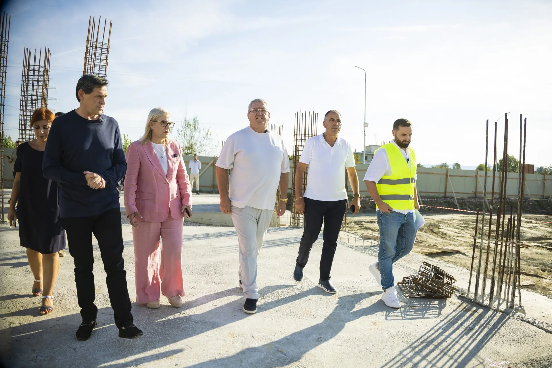 Projekti “100 fushat”, Duka inspekton punimet në Valias