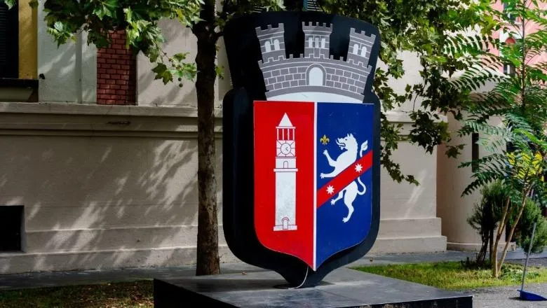 ‘Shpërthejnë’ kandidaturat për Tiranën, zyrtarizohet emri i rradhës