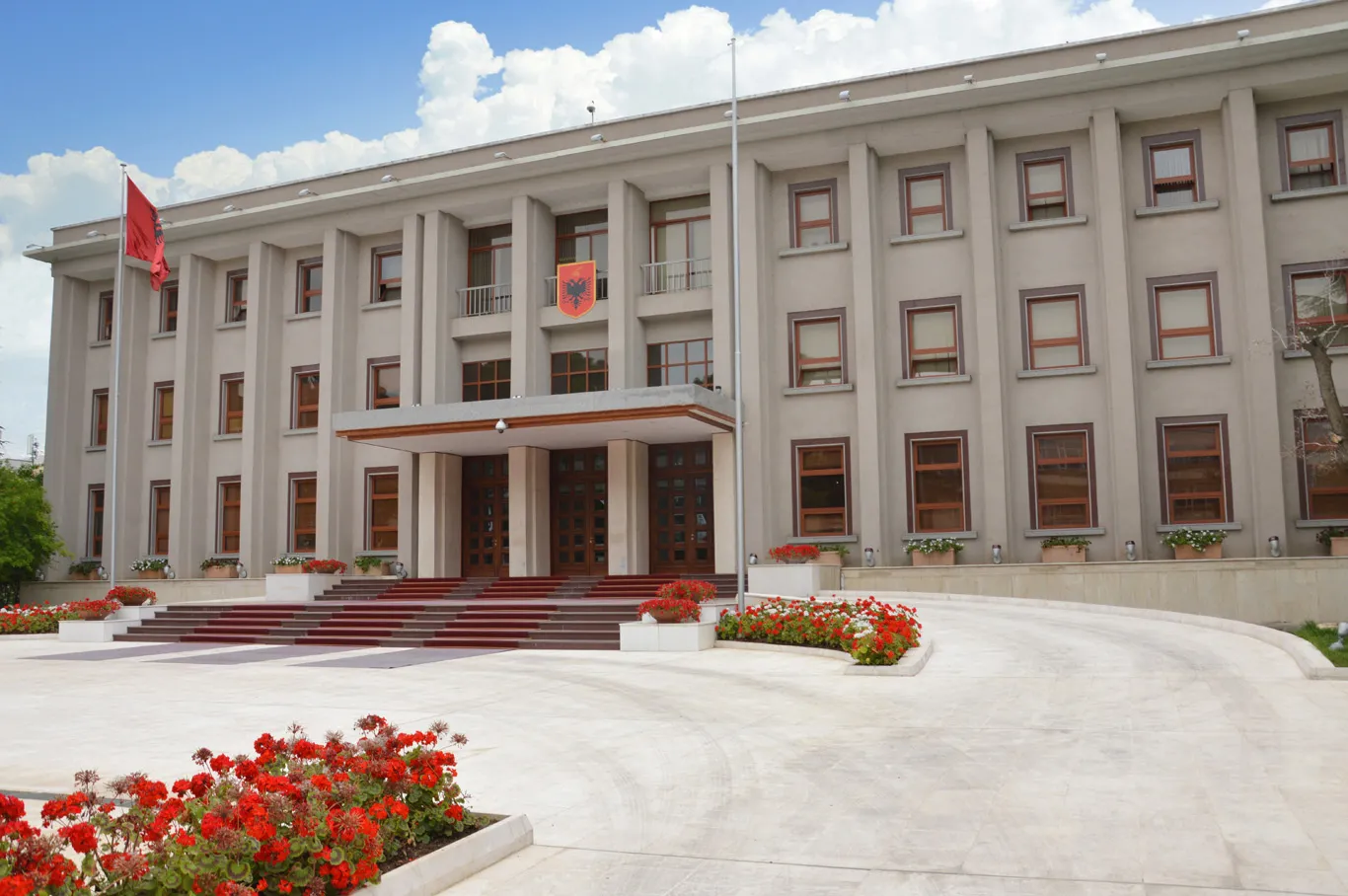 Begaj merr si këshilltar ish-deputetin e PD-së