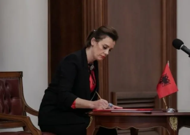 Presidenti mund të shpallë vakancë për mandatin e Sonila Bejtjas