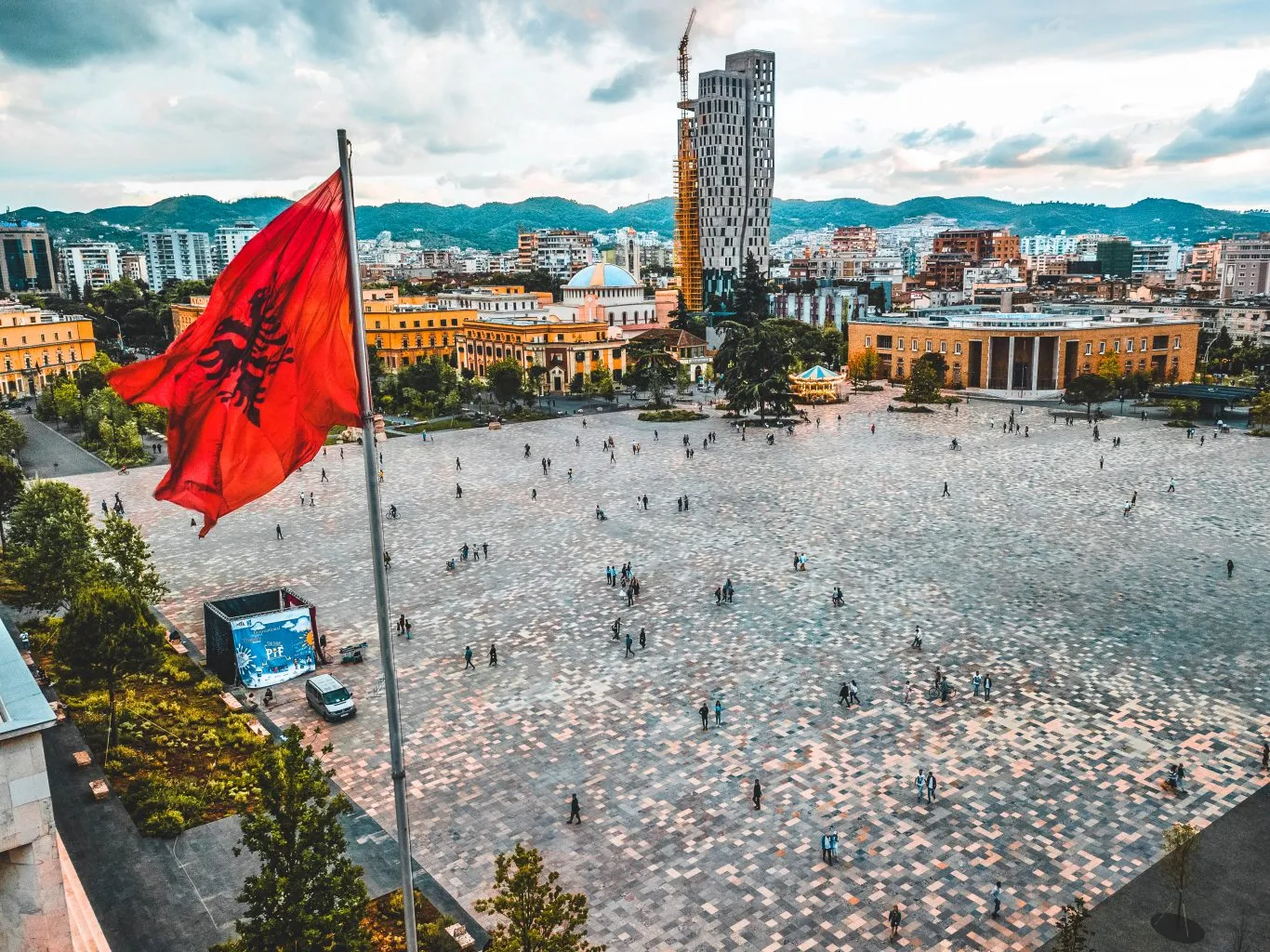 Paralizohet Tirana, policia del me njoftimin e rëndësishëm
