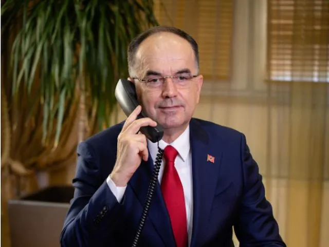 E paprecedentë! Bajram Begaj paradite President, pasdite mjek