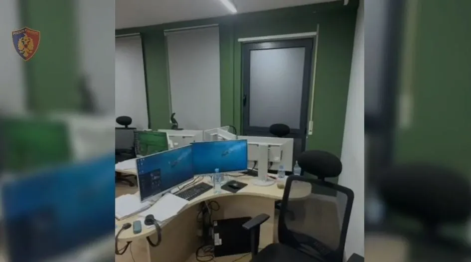 Goditet “Call Center” në Tiranë, e  pësojnë 38 punonjës