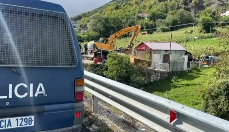Banorët e Rrugës së Arbrit në luftë me IKMT-në