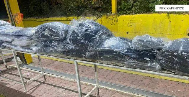 Me 100 mijë € veshje kontrabandë në mjet, kapet shoferi në Kapshticë