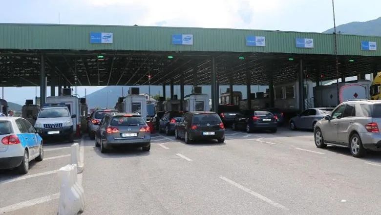 Pezullohet marrëveshja për lëvizjen e lirë Kosovë-Shqipëri