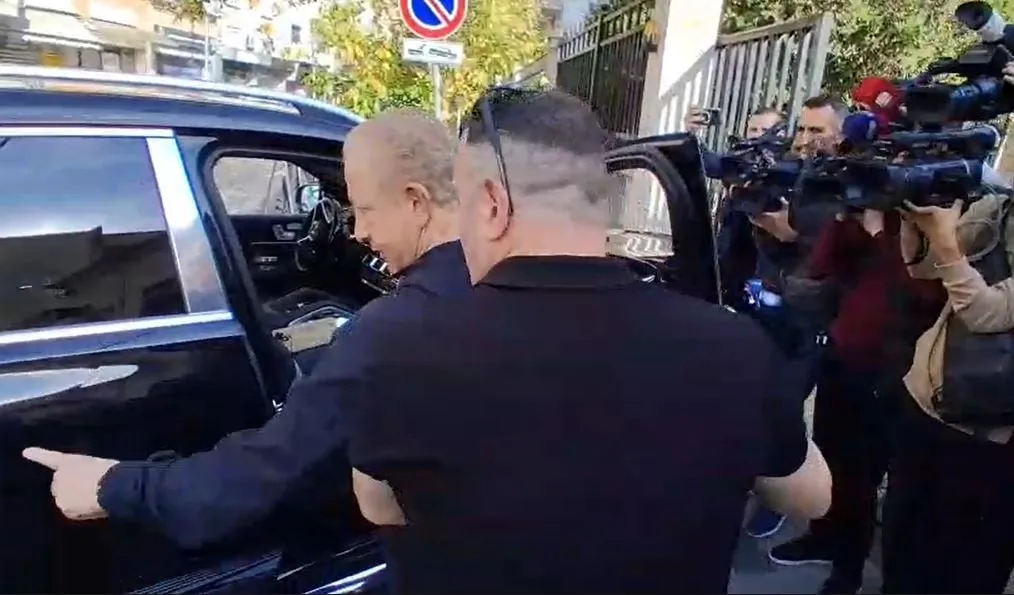 Pacolli del optimist nga Prokuroria: Aeroporti i Vlorës do të bëhet!