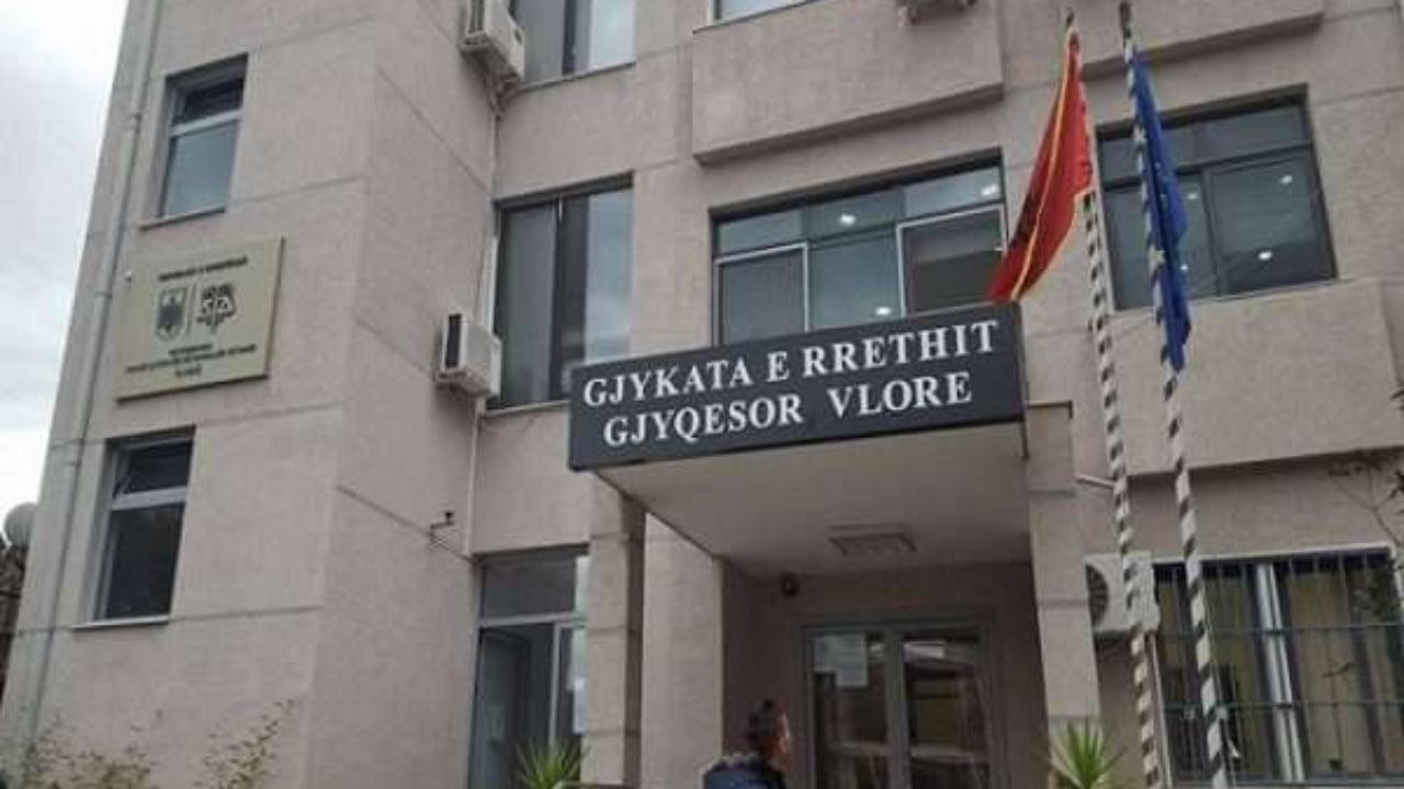 Dhunohet punonjësi i sigurisë në Gjykatën e Vlorës