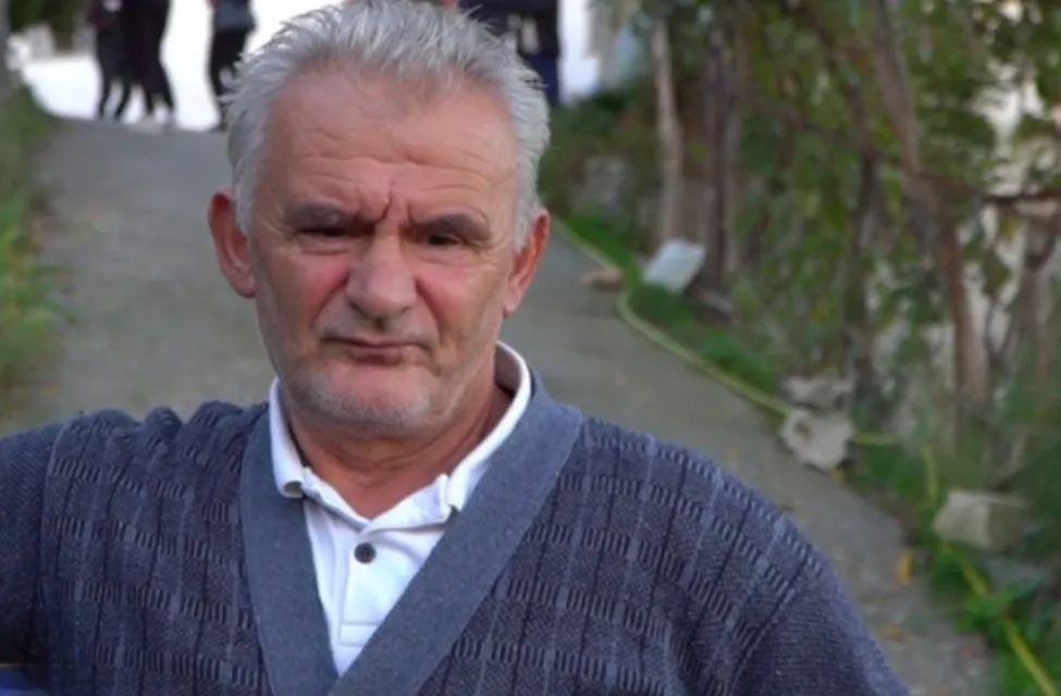 Djali vrau të atin, shpërthen vëllai i viktimës: Ta varin si qen!