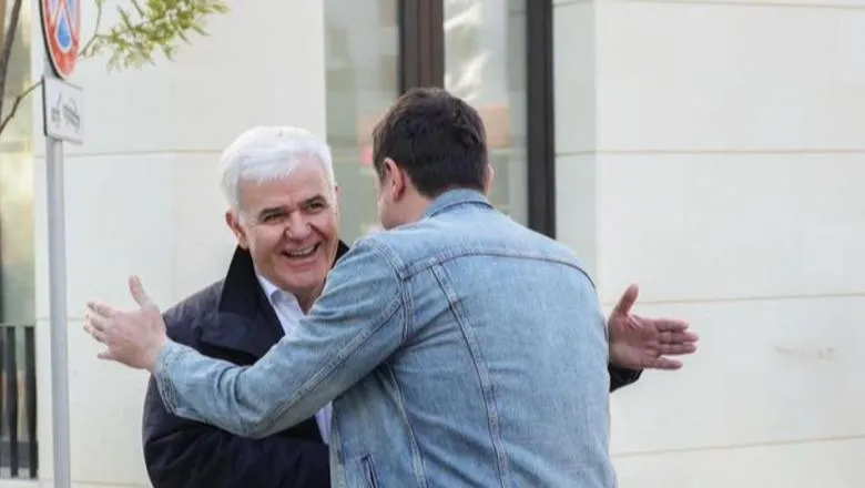 A po e mëson Fatmir Xhafaj Erion Veliajn për të jusifikuar akuzat?!