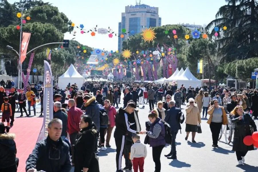 Alarmi nga mjekët: Fajtori ‘i padukshëm’ po dëmton fëmijët në Tiranë