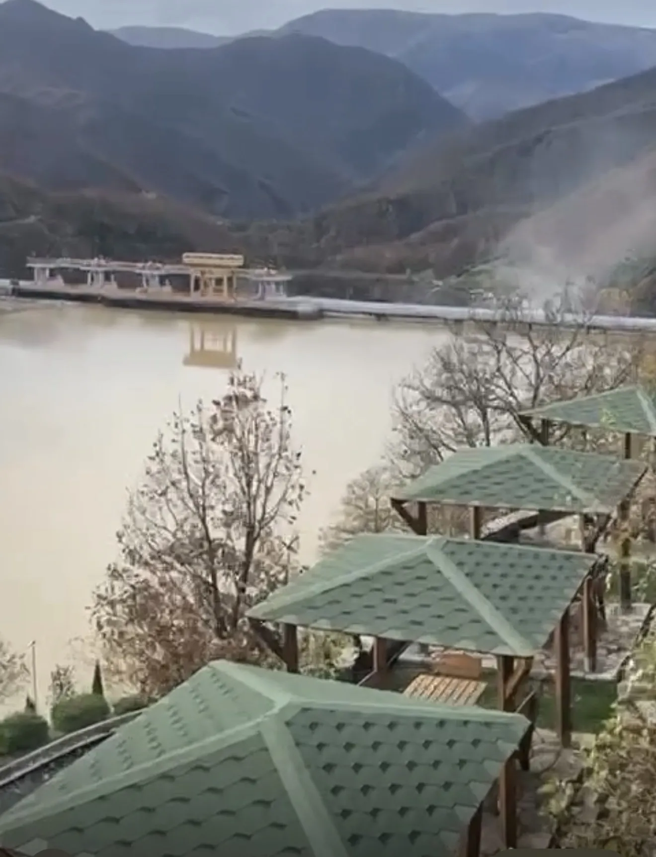 Video/Liqeni i Ulzës në kufirin maksimal!