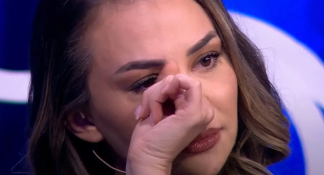 Kiara dhe Luizi mbyllin komentet ….