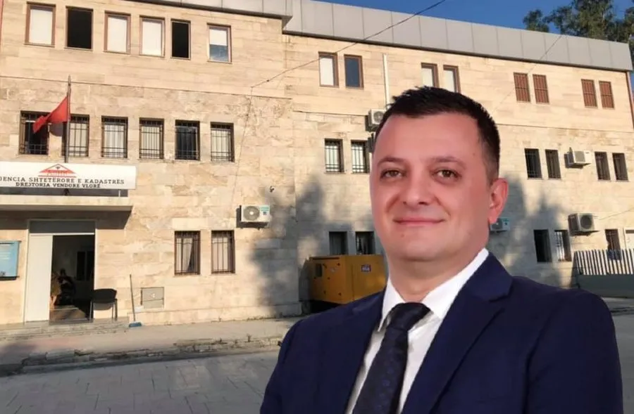Dorëhiqet kreu i kadastrës  Deromemaj, braktisi PD-në për post