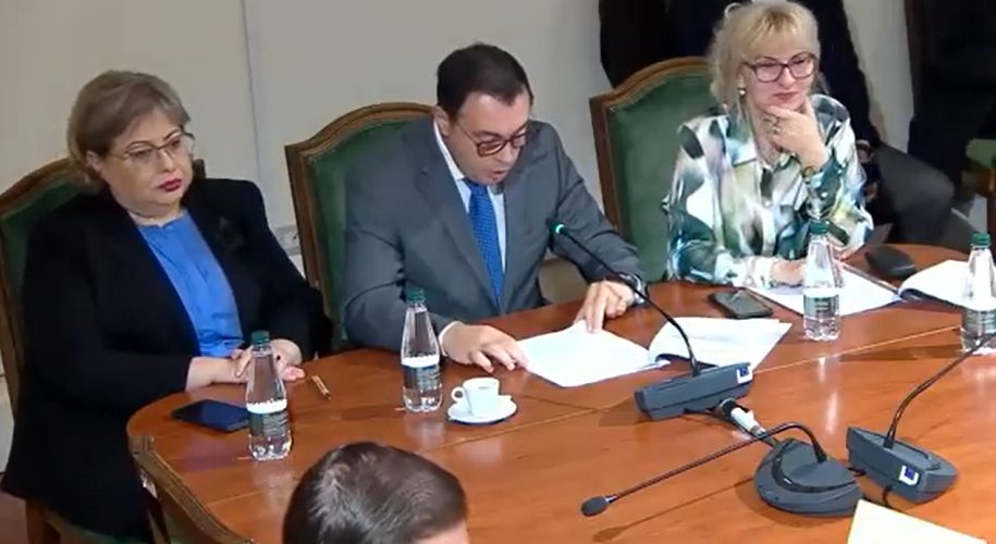 ‘1 tualet për 35 gra’, Denar Biba ‘shpërthen’ për kushtet e punës