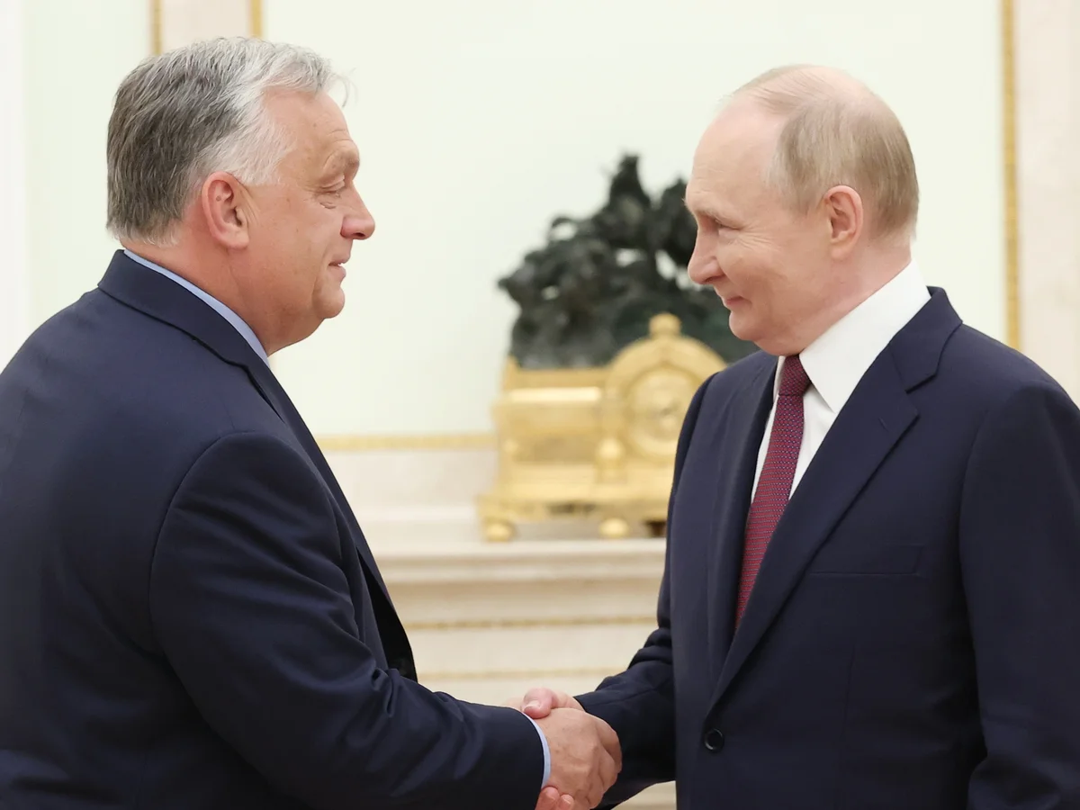 U takua me Putinin, Polonia i jep goditen e papritur Orbanit