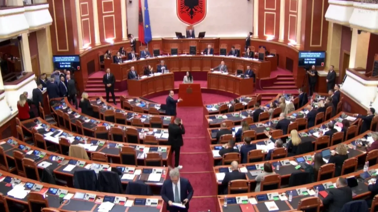 Balluku merr fjalën në Kuvend, opozita habit me veprimin urgjent