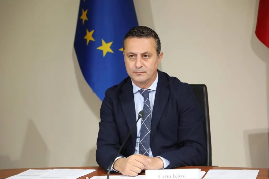 Si u bë milioner Ceno Klosi me vetëm 6 vite punë në shtet