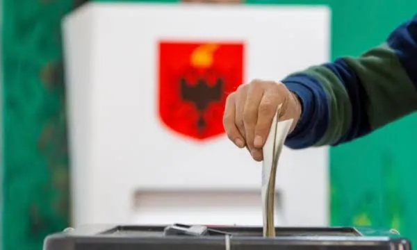 Rezultatet e (pa)ditura të zgjedhjeve që askush s’i mori seriozisht