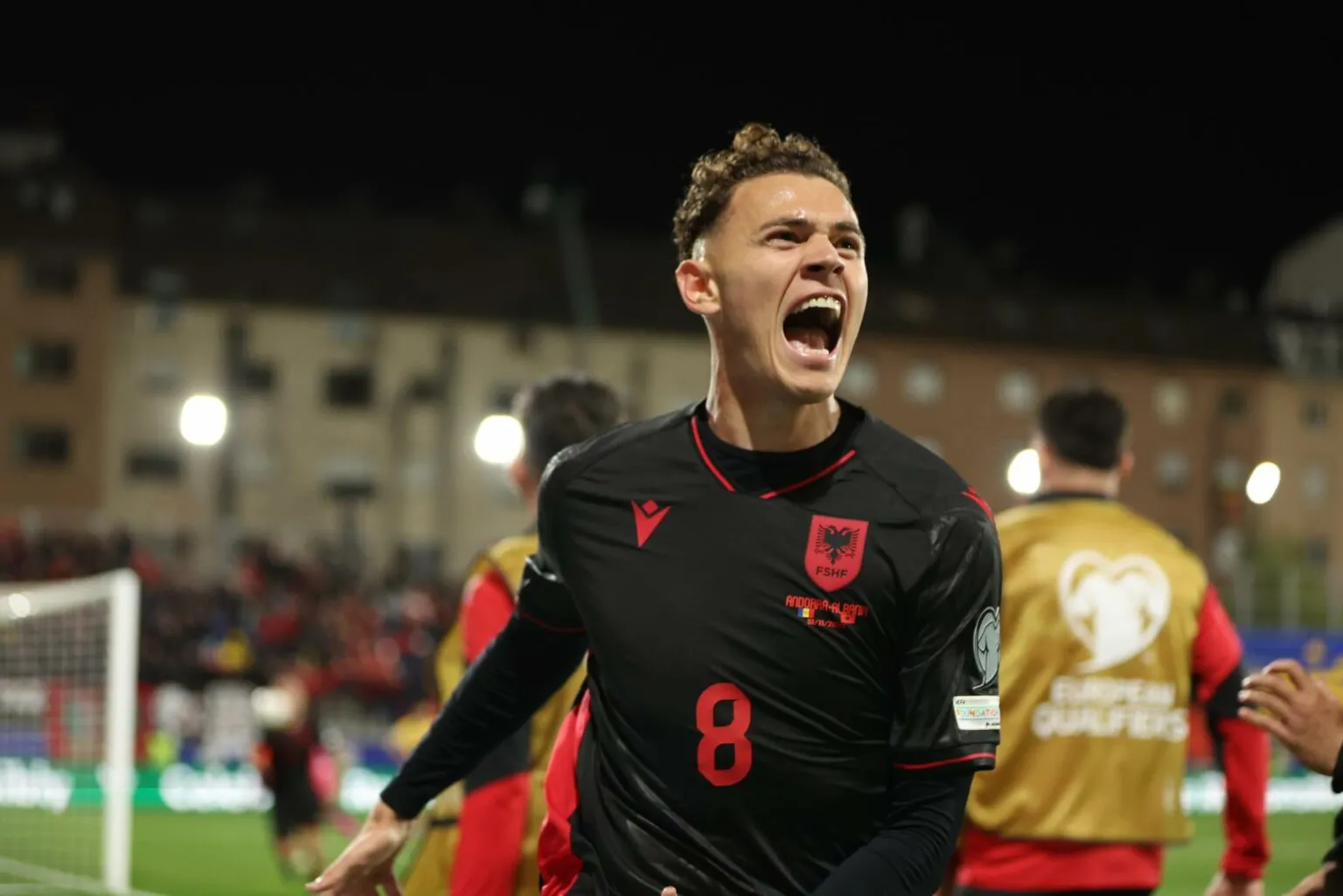Shkruhet historia, Shqipëria siguron play off-in e Botërorit