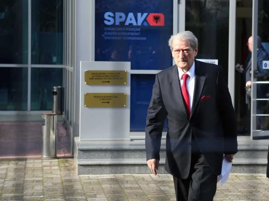 Sali Berisha refuzon të paraqitet në SPAK për 21-janarin