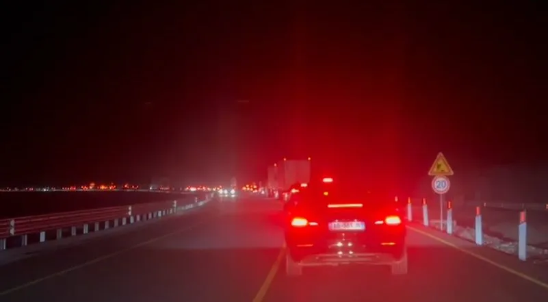 Trafik kilometrik drejt Tiranës, kthimi në kryeqytet kthehet në makth