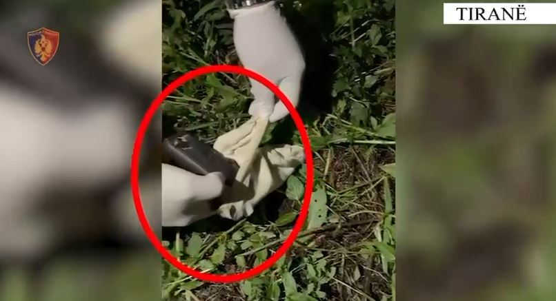 Rrëmbyen dhe dhunuan 27-vjeçarin, 2 të arrestuar, 3 në kërkim