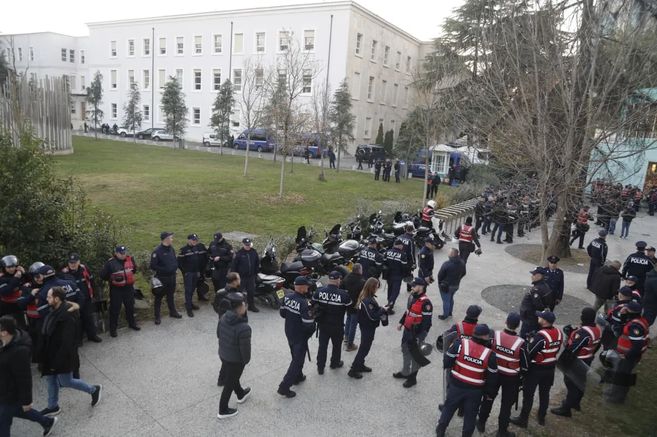 Zbulohet se sa pritet të zgjasë protesta e opozitës