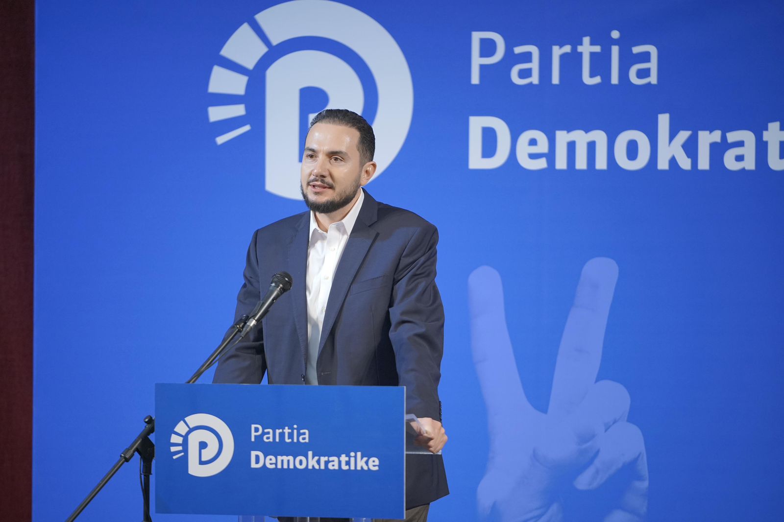 Berisha largon  Salianjin si drejtues politik në Njësinë 6 në Tiranë