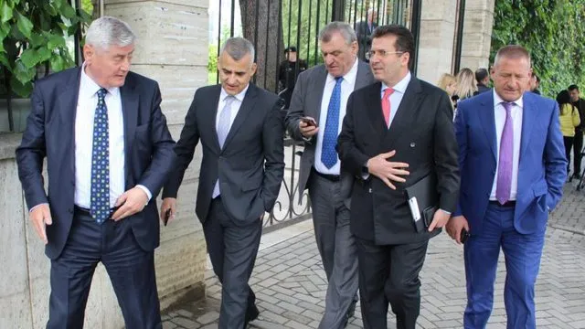 Aleatët ‘gozhdojnë’ Berishën: Pas zgjedhjeve na mbyllini telefonat!