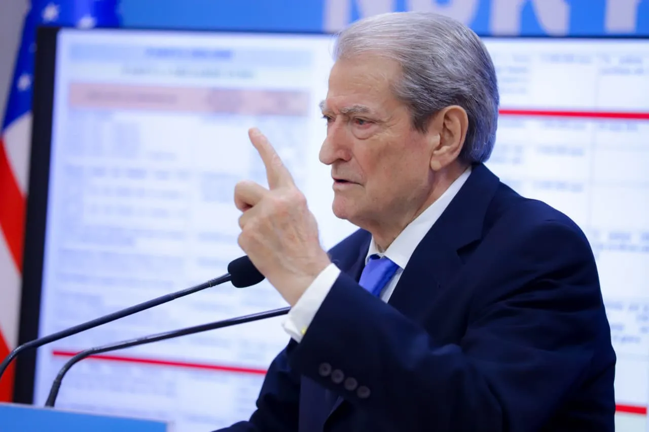 Largimi i shqiptarëve, Berisha shpall paketën kundër shpopullimit