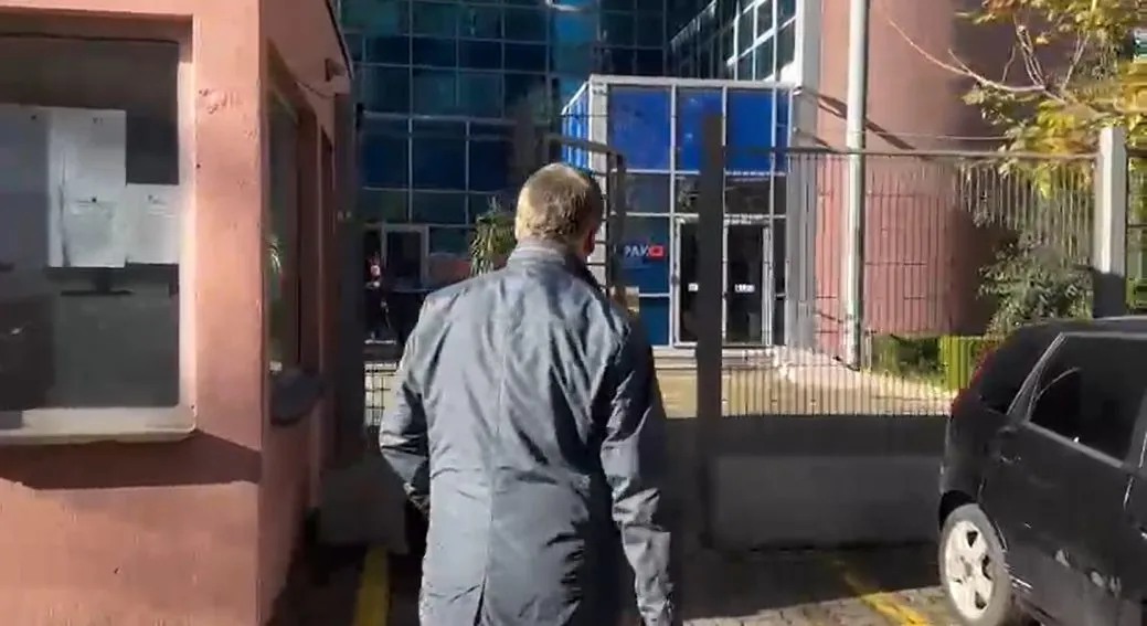 VIDEO/ Ish-presidenti Bamir Topi përfundon në SPAK