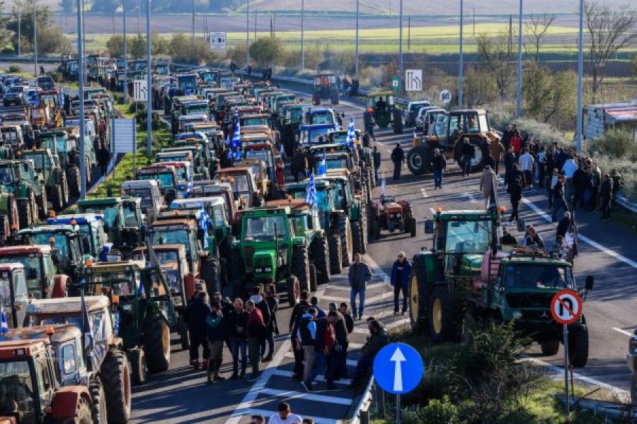 Bllokohet sërish pika Kufitare e Kakavijës